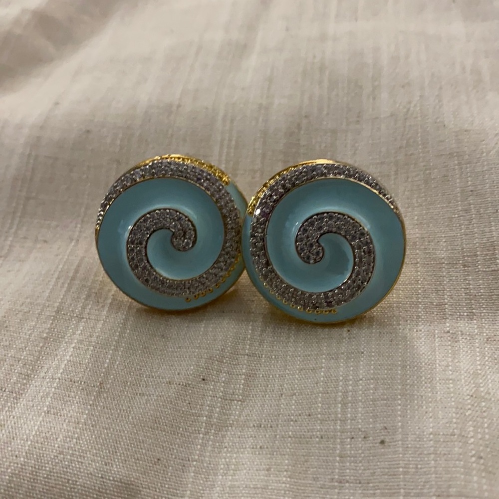 Oversize studs - Picture 2 of 4